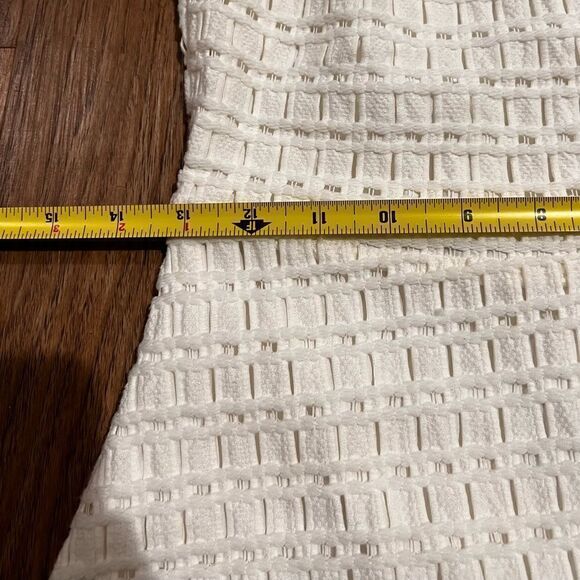 Cupcakes and Cashmere Matilda' Lacey Eyelet Dress deep V crocheted white dress - Picture 5 of 8